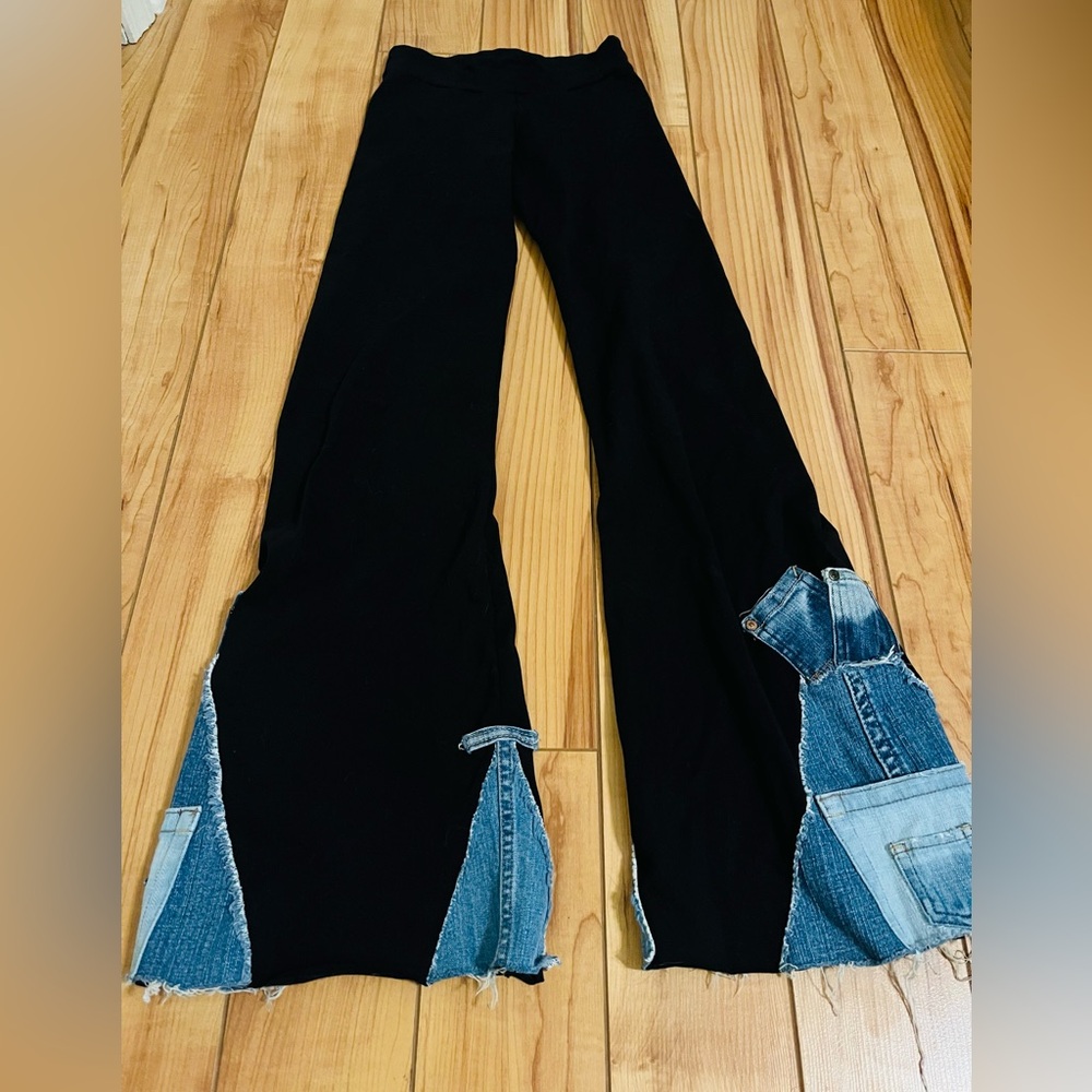 Stylish Black and Blue Women's Leggings